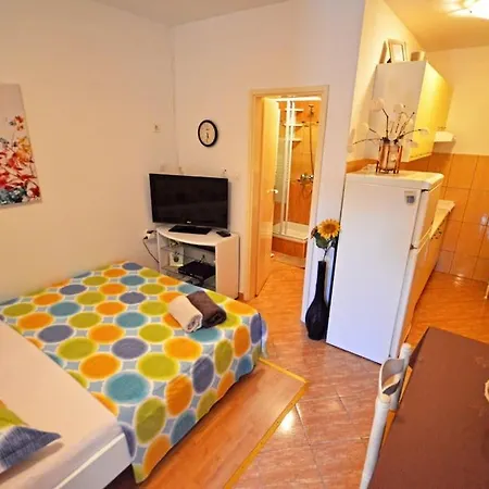 Cozy Studio Pag Apartment
